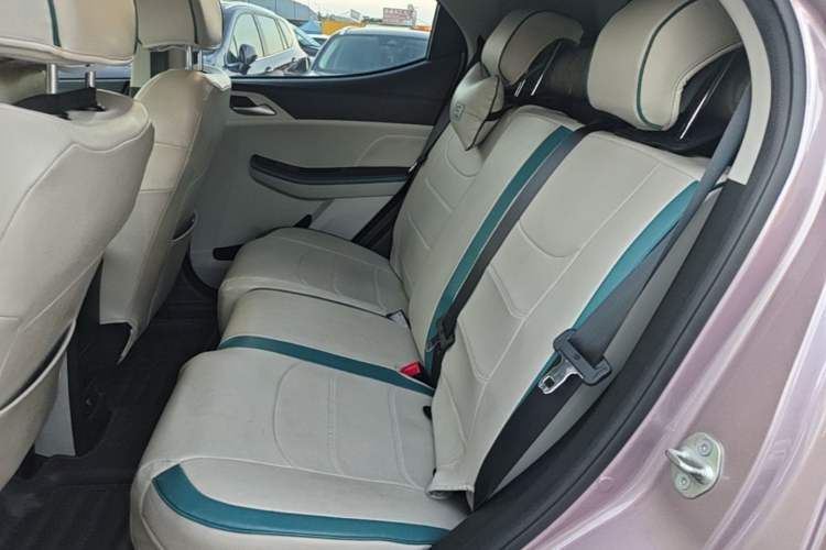 Used BYD Yuan Pro 2023 401 km Deluxe Version Left Rear Seat