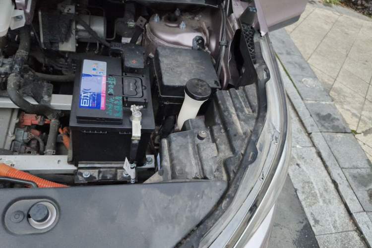 Used BYD Yuan Pro 2023 320KM Luxury Version Engine Bay Left