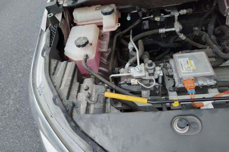 Used BYD Yuan Pro 2023 320KM Luxury Version Engine Bay Right
