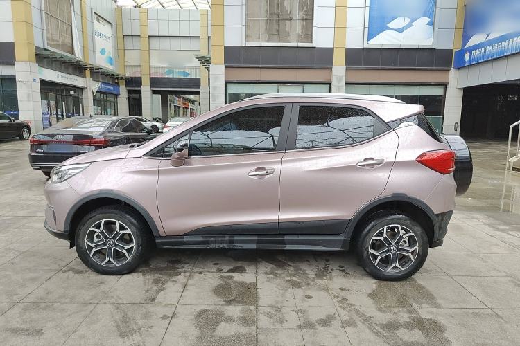 Used BYD Yuan Pro 2023 320KM Luxury Version Exterior 3