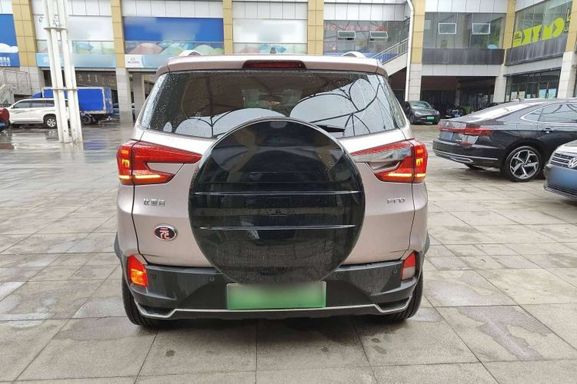Used BYD Yuan Pro 2023 320KM Luxury Version Exterior 4