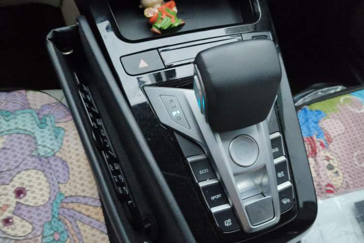 Used BYD Yuan Pro 2023 320KM Luxury Version Gear Lever