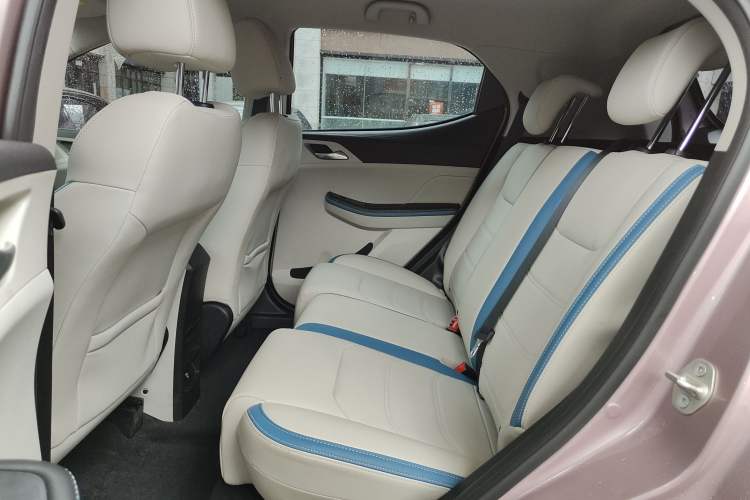 Used BYD Yuan Pro 2023 320KM Luxury Version Interior 4
