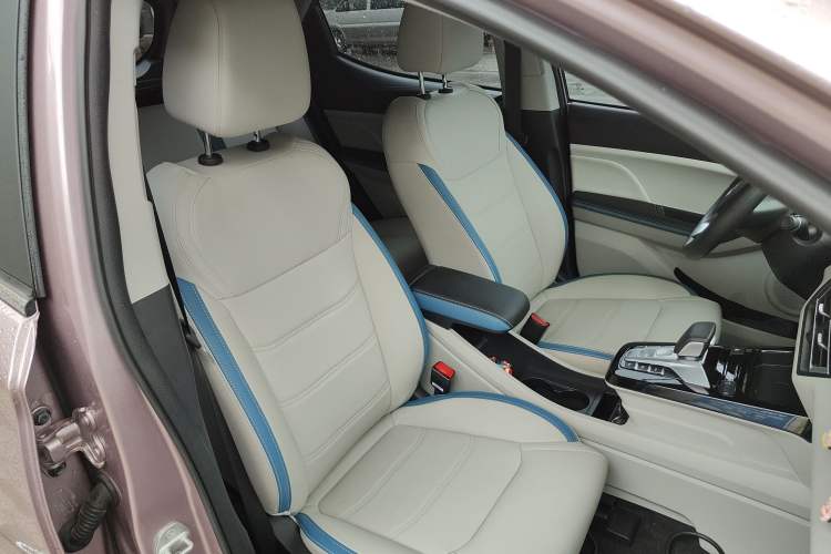Used BYD Yuan Pro 2023 320KM Luxury Version Right Front Seat