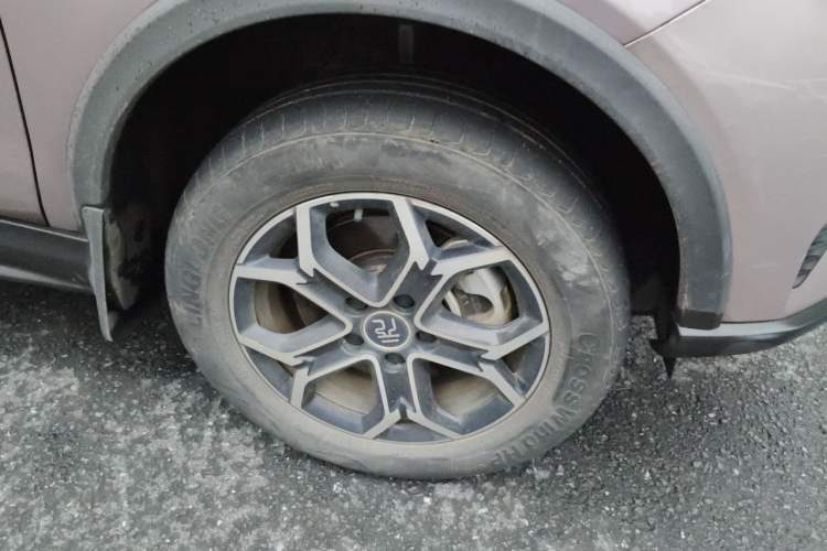Used BYD Yuan Pro 2023 320KM Luxury Version Right Front Wheel Hub