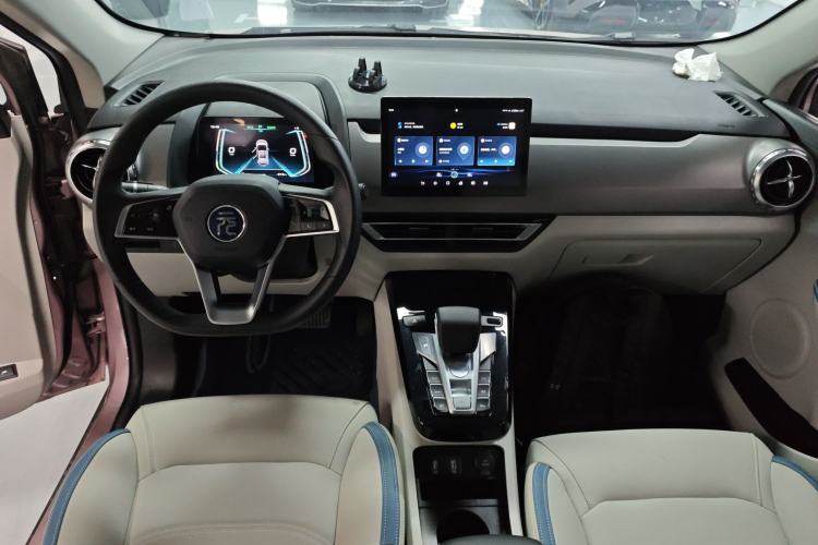 Used BYD Yuan Pro 2023 401KM Luxury Version Center Console