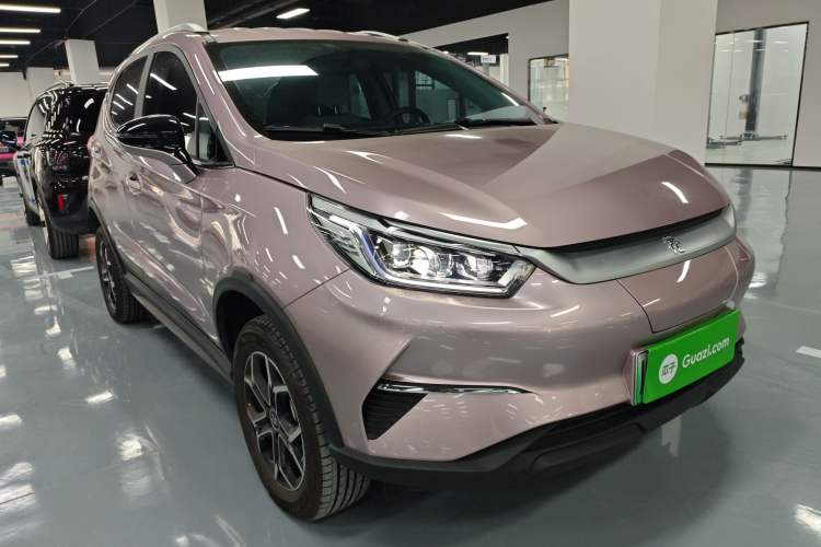 Used BYD Yuan Pro 2023 401KM Luxury Version Front Right 45 Deg