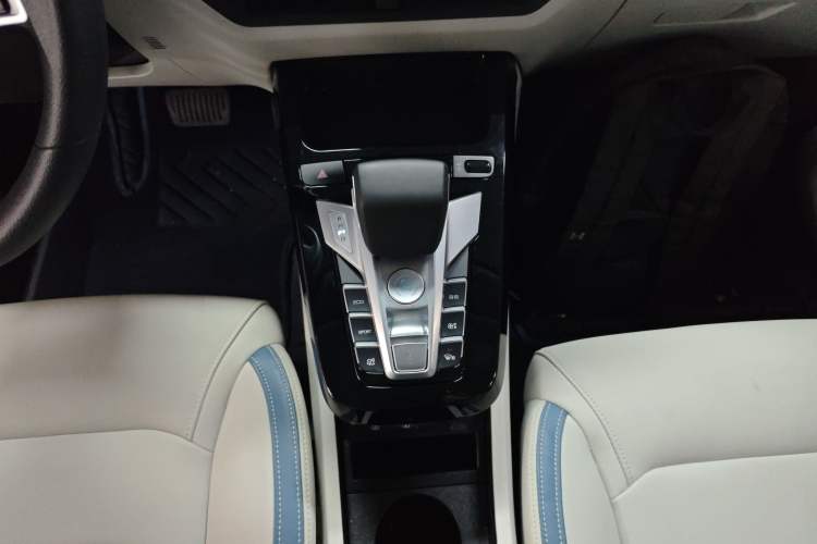 Used BYD Yuan Pro 2023 401KM Luxury Version Gear Lever