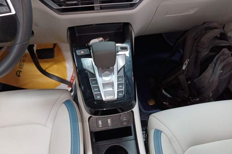 Used BYD Yuan Pro 2023 401KM Luxury Version Gear Lever