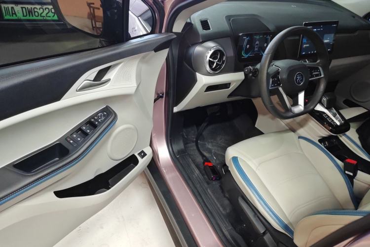 Used BYD Yuan Pro 2023 401 km Deluxe Version Interior 2