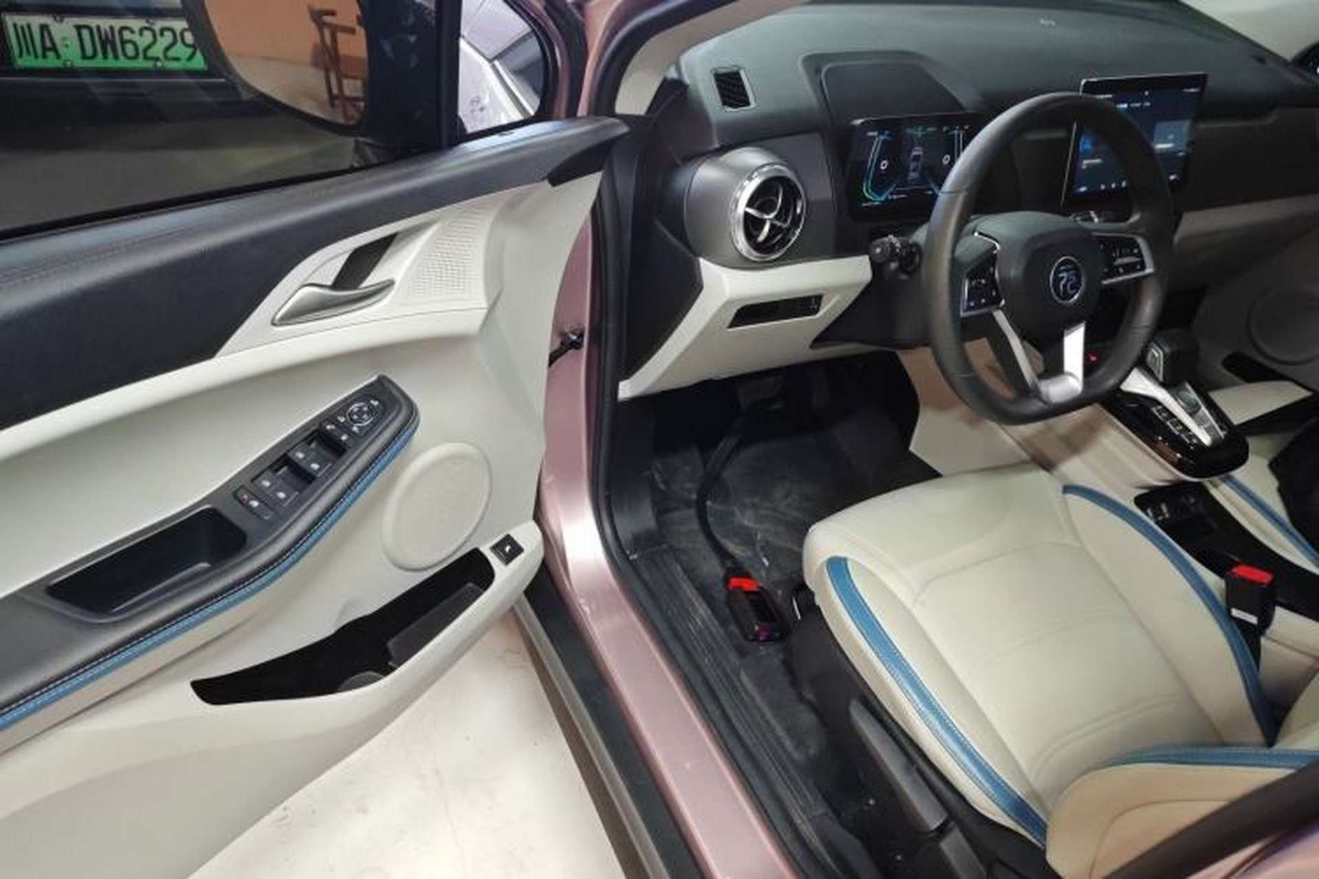 Used BYD Yuan Pro 2023 401 km Deluxe Version Interior 2