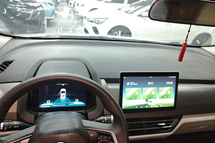 Used BYD Yuan Pro 2023 401KM Luxury Version Interior 2
