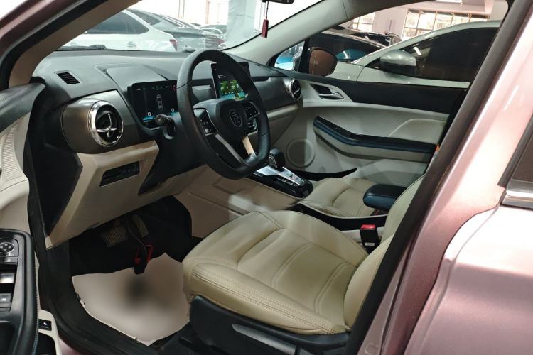Used BYD Yuan Pro 2023 401KM Luxury Version Interior 3