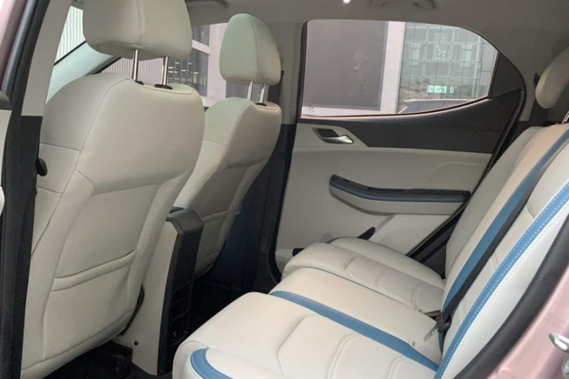 Used BYD Yuan Pro 2023 401 km Deluxe Version Interior 4