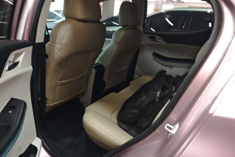 Used BYD Yuan Pro 2023 401KM Luxury Version Interior 4