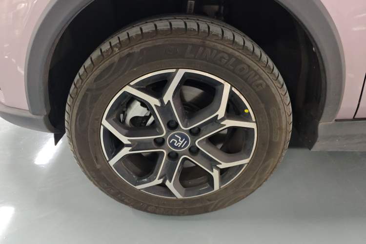 Used BYD Yuan Pro 2023 401KM Luxury Version Left Front Wheel Hub