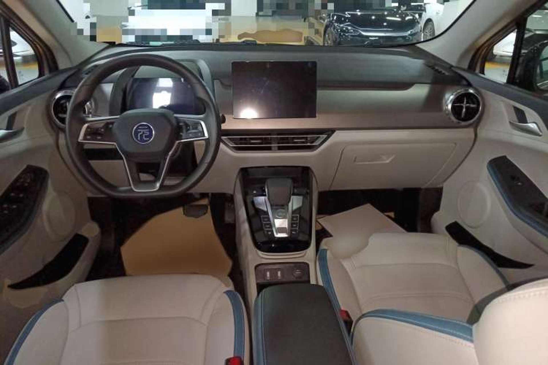 Used BYD Yuan Pro 2023 401KM Luxury Version Center Console