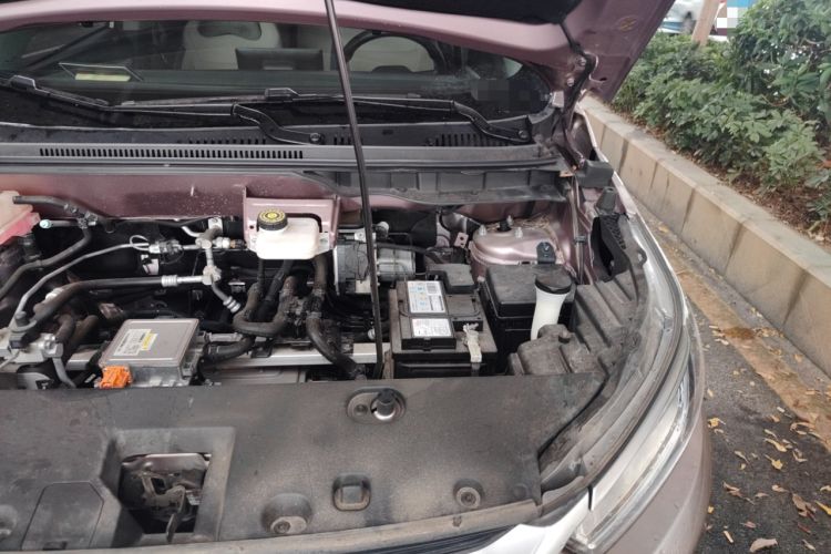 Used BYD Yuan Pro 2023 401KM Luxury Version Engine Bay Left