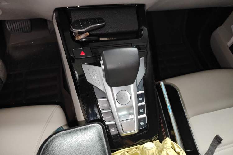 Used BYD Yuan Pro 2023 401KM Luxury Version Gear Lever