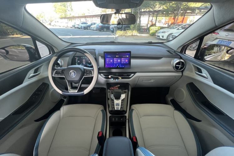 Used BYD Yuan Pro 2023 401KM Luxury Version Interior 4