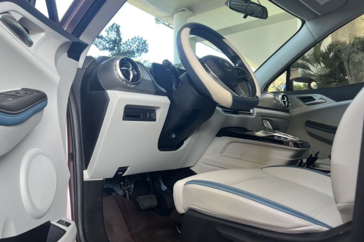 Used BYD Yuan Pro 2023 401KM Luxury Version Interior 5