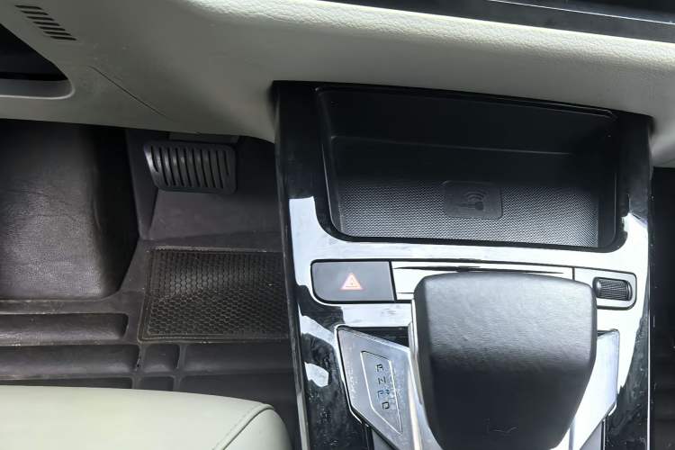 Used BYD Yuan Pro 2023 401KM Luxury Version Interior 6