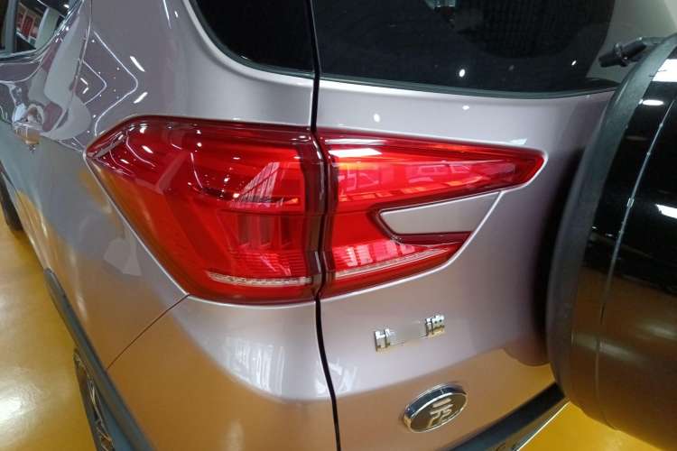 Used BYD Yuan Pro 2023 401KM Luxury Version Left Rear Taillight