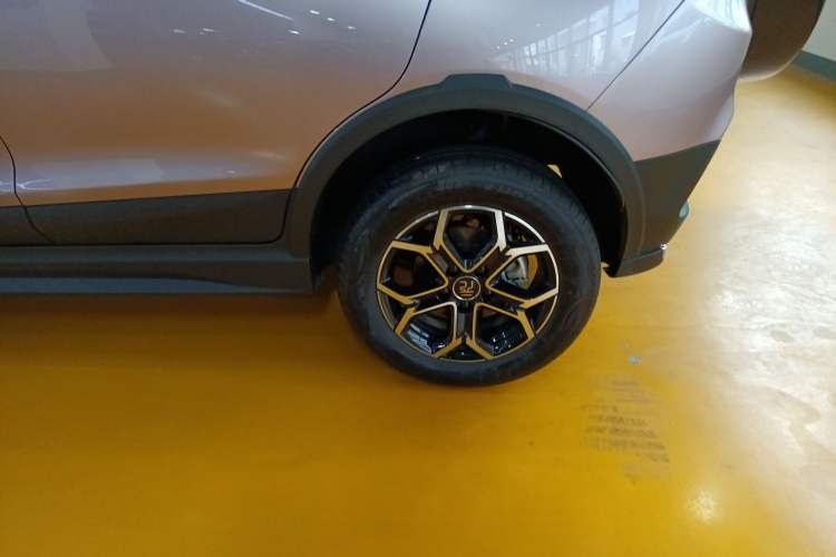 Used BYD Yuan Pro 2023 401KM Luxury Version Left Rear Wheel Hub