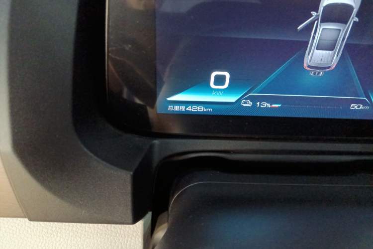 Used BYD Yuan Pro 2023 401KM Luxury Version Odometer Close Up