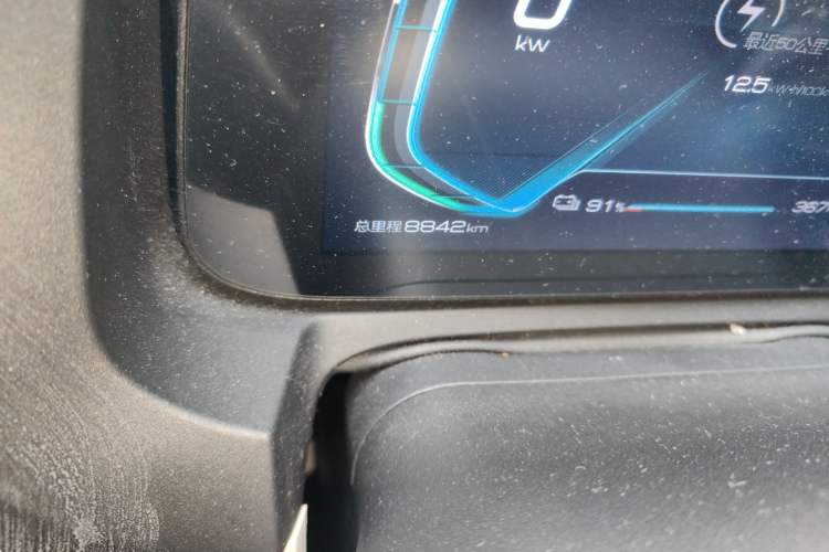 Used BYD Yuan Pro 2023 401KM Luxury Version Odometer Close Up