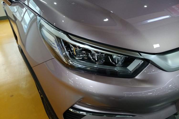 Used BYD Yuan Pro 2023 401KM Luxury Version Right Front Headlight