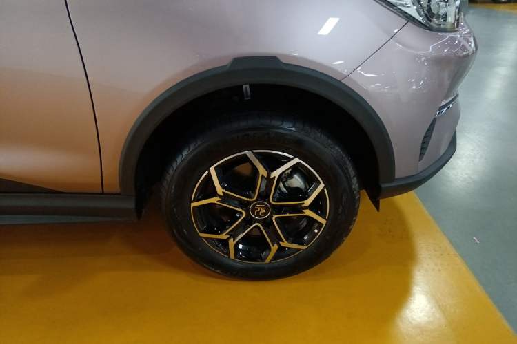 Used BYD Yuan Pro 2023 401KM Luxury Version Right Front Wheel Hub