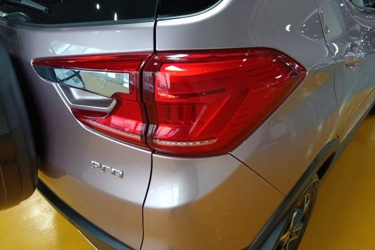 Used BYD Yuan Pro 2023 401KM Luxury Version Right Rear Taillight