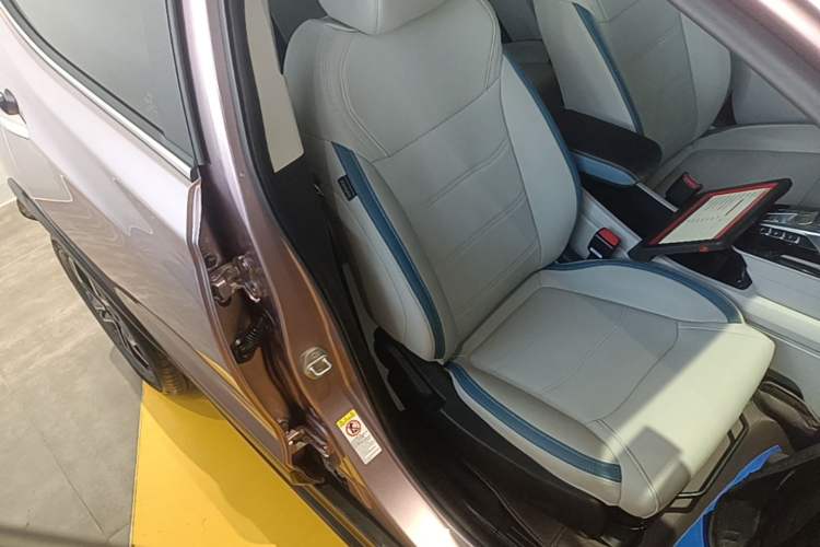 Used BYD Yuan Pro 2023 401 km Deluxe Version Right Front Seat