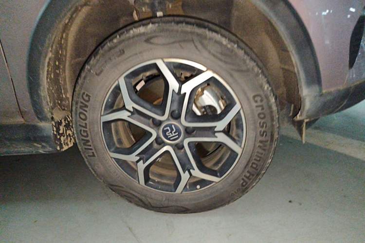 Used BYD Yuan Pro 2023 401 km Deluxe Version Right Front Wheel Hub