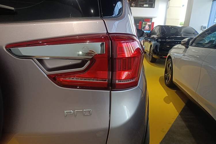 Used BYD Yuan Pro 2023 401 km Deluxe Version Right Rear Taillight