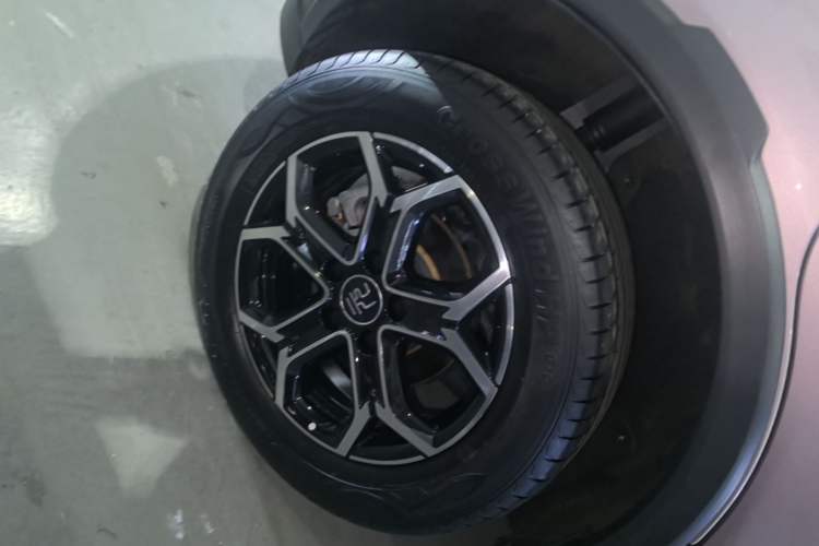 Used BYD Yuan Pro 2023 401KM Luxury Version Right Rear Wheel Hub