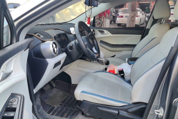 Used BYD Yuan Pro 2023 401KM Luxury Version Driver Seat