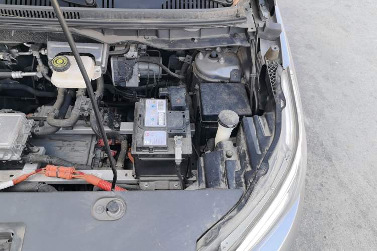 Used BYD Yuan Pro 2023 401KM Luxury Version Engine Bay Left