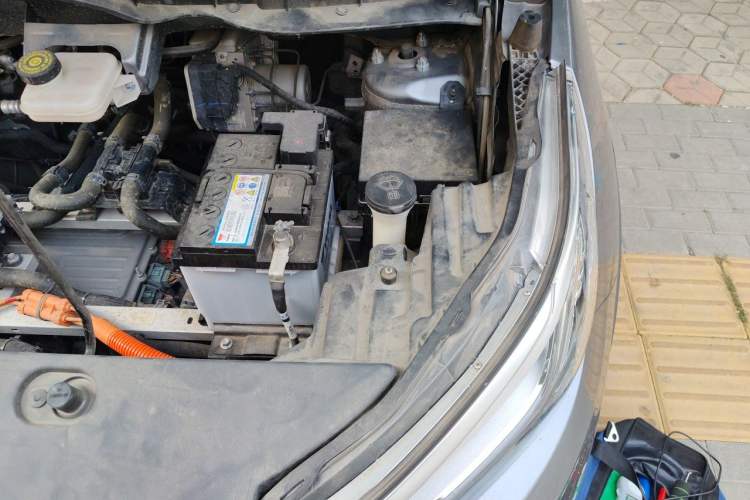 Used BYD Yuan Pro 2023 320KM Luxury Version Engine Bay Left