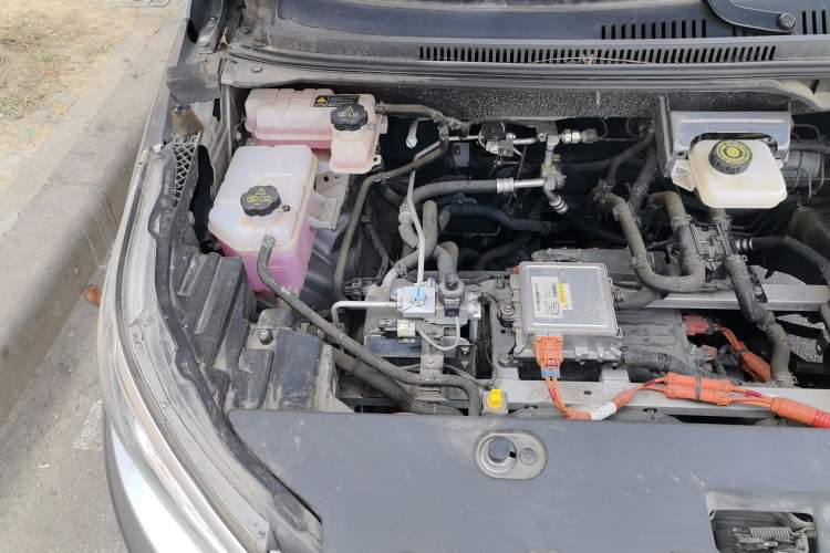 Used BYD Yuan Pro 2023 401KM Luxury Version Engine Bay Right