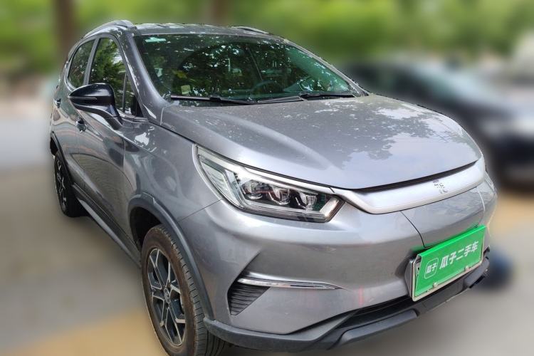 Used BYD Yuan Pro 2023 320KM Luxury Version Front Right 45 Deg
