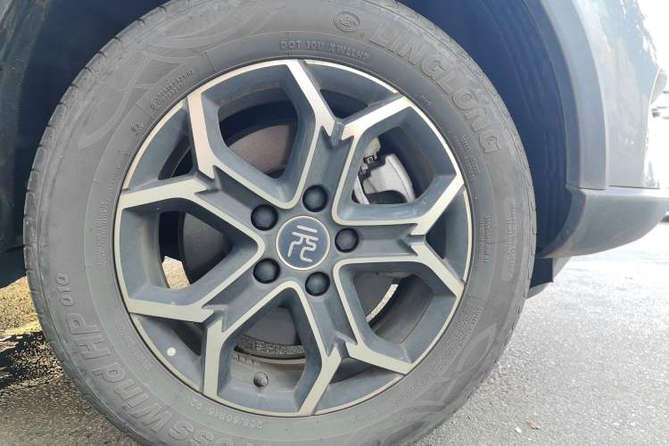 Used BYD Yuan Pro 2023 401KM Luxury Version Right Front Wheel Hub