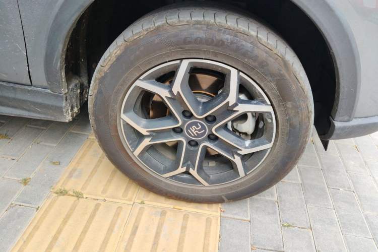 Used BYD Yuan Pro 2023 320KM Luxury Version Right Front Wheel Hub