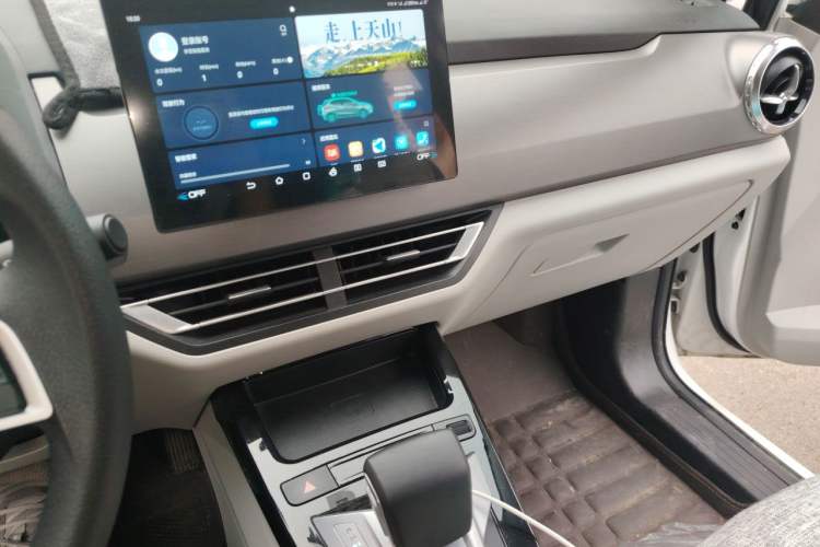 Used BYD Yuan Pro 2023 401KM Luxury Version Audio And AC Panel