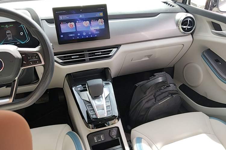 Used BYD Yuan Pro 2023 401 km Deluxe Version Audio And AC Panel