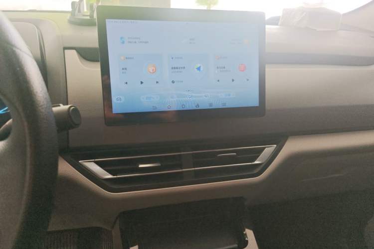 Used BYD Yuan Pro 2023 401 km Deluxe Version Audio And AC Panel