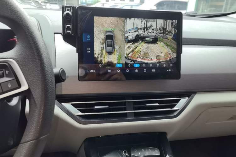 Used BYD Yuan Pro 2023 401 km Deluxe Version Audio And AC Panel