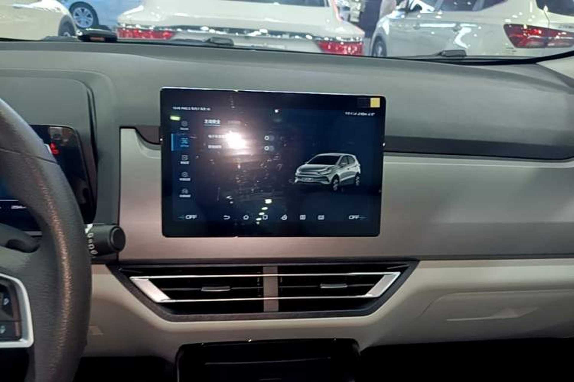 Used BYD Yuan Pro 2023 401 km Deluxe Version Audio And AC Panel