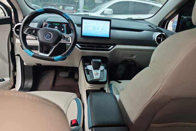Used BYD Yuan Pro 2023 401 km Deluxe Version Audio And AC Panel